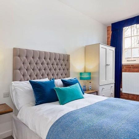 Bowen-Buscarlet Apartment Bicester Luaran gambar