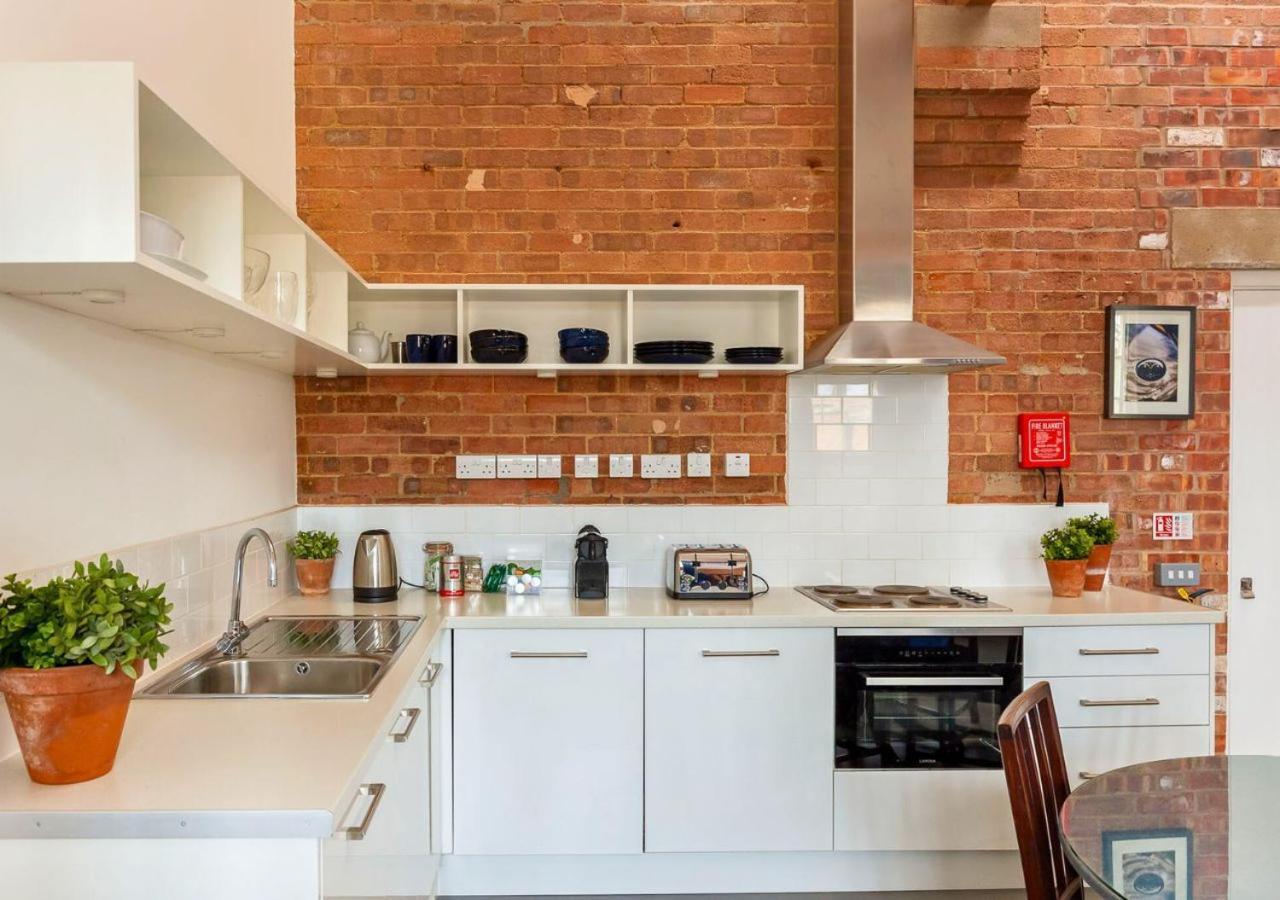 Bowen-Buscarlet Apartment Bicester Luaran gambar